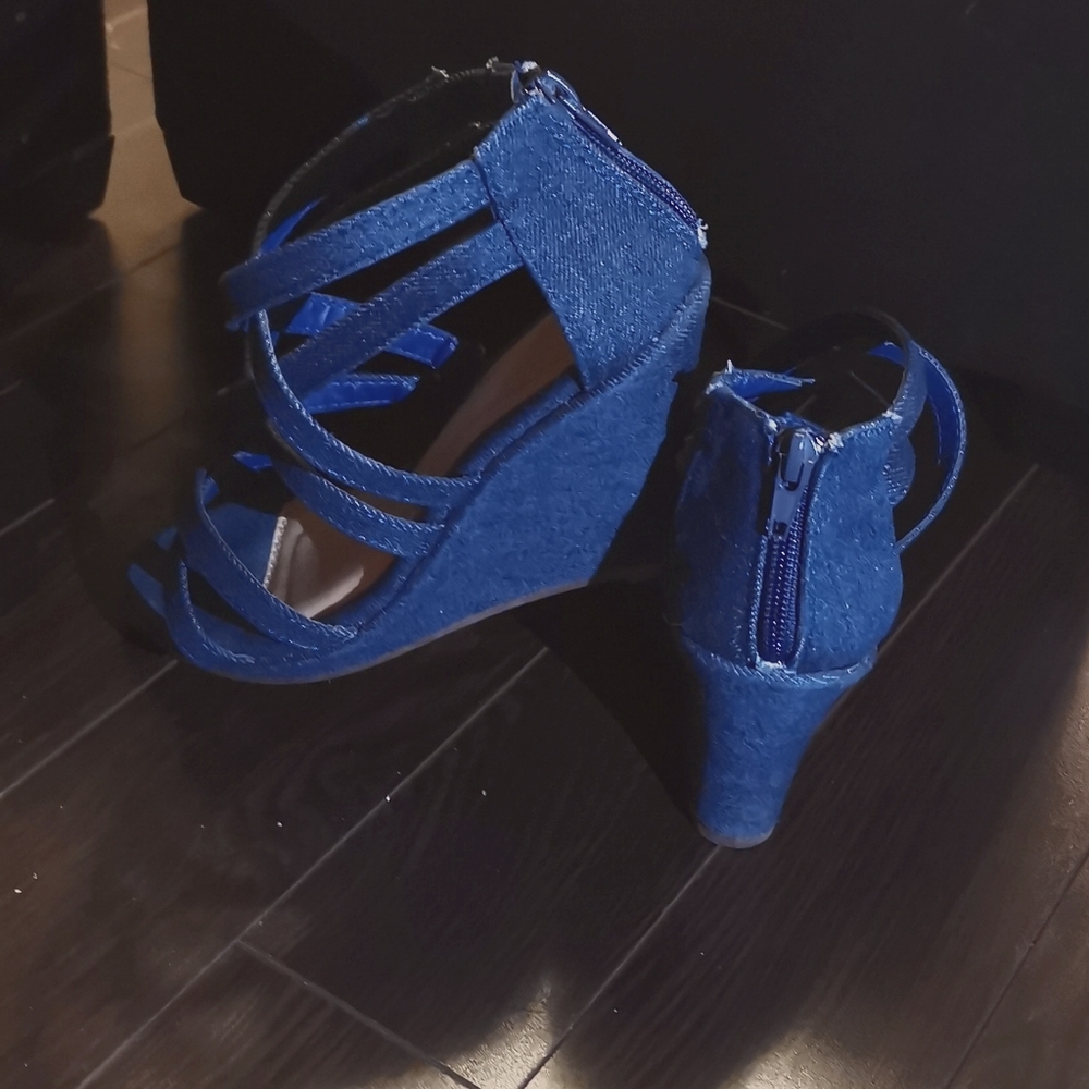 Women's shoes